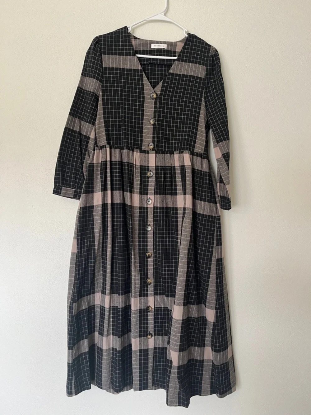 NWOT Neuflora Black and Cream Plaid Button-Front Midi Dress - Picture 7 of 8